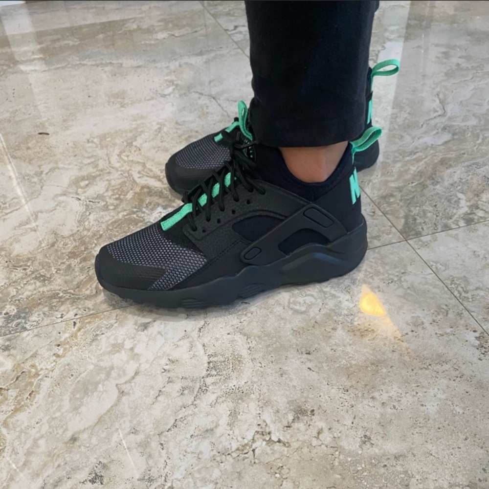 Nike huraches 4Y